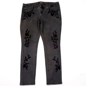 Torrid Vintage Premium Boyfriend 
Embroidered Stretch Jeans Size 14R